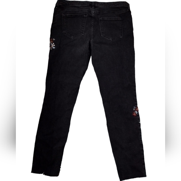 Massimo‎ Black Embroidered Mid Rise Skinny Distressed Women's Jeans 12/31 - Picture 8 of 8